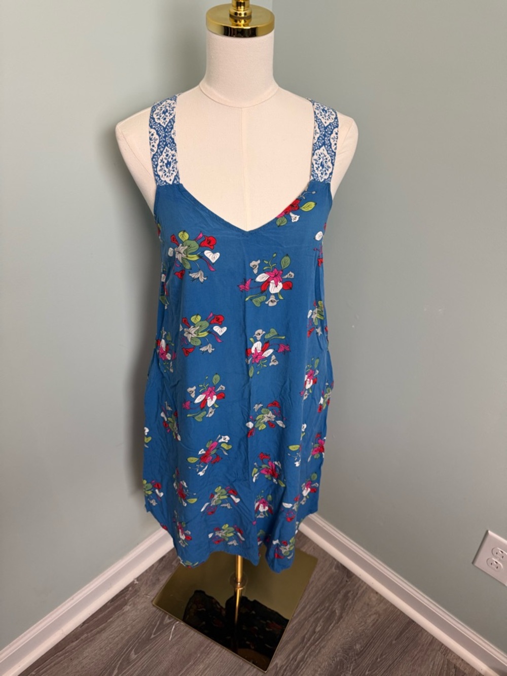 Matilda Jane Perfectly Polished Blue Floral Midi Dress XS V-Neck Strappy Back